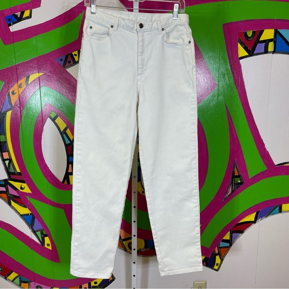 Crazy Horse, A Liz Claiborne Co. White Mom Jeans. Size 8. Excellent condition!